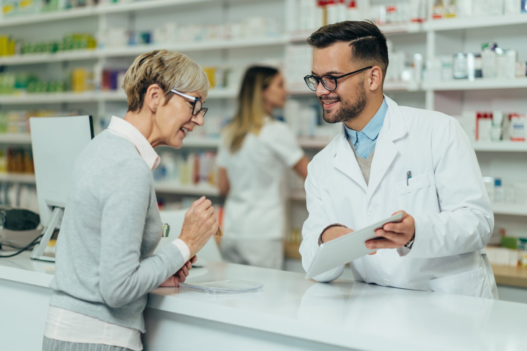 How to Choose the Right Pharmacy for Your Family Member?
